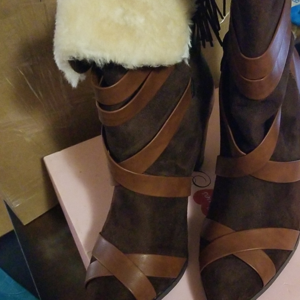 BRAND NEW Penny Kenny High Heeled Boots Size 12